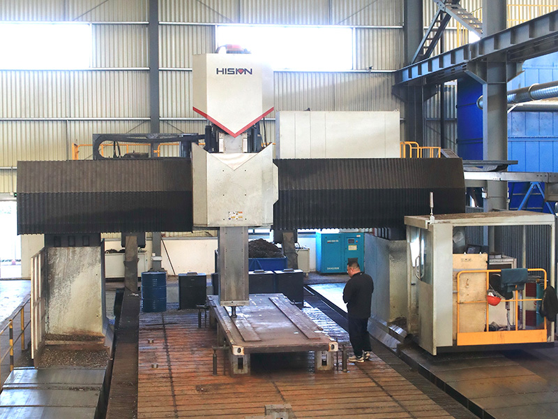 15m海天大型動柱式龍門加工中心